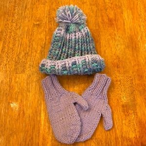 NWOT Hand-Knit Hat & Mittens